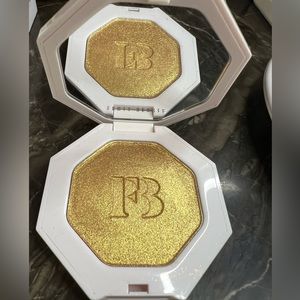 Fenty Beauty Highlighter